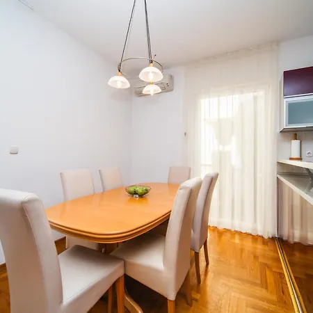 Pervanovo With Free Parking Apartment *