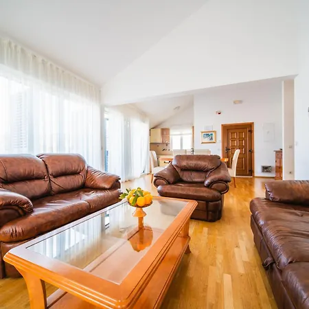 Pervanovo With Free Parking