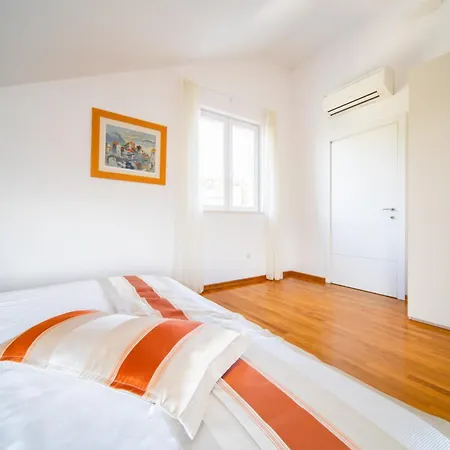 Pervanovo With Free Parking