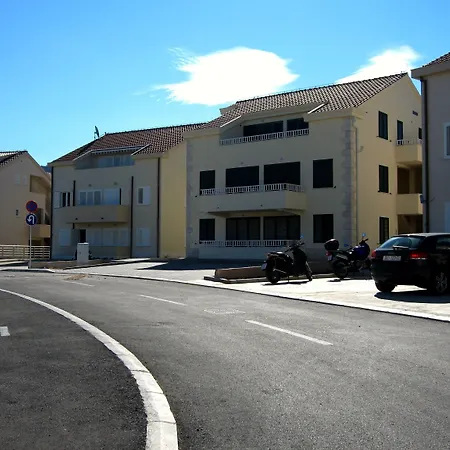 Pervanovo With Free Parking Daire